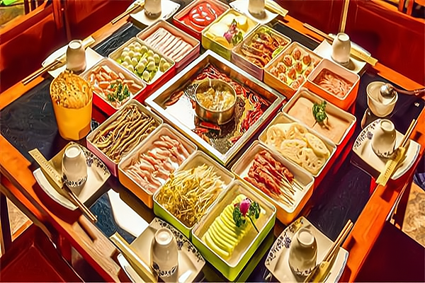 云中味火鍋食府 以卓越產品與溫情服務，打造餐飲美食與住宿體驗的完美融合